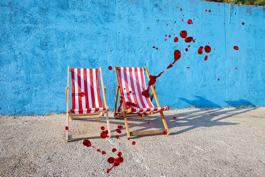 Solstolar med blod på 